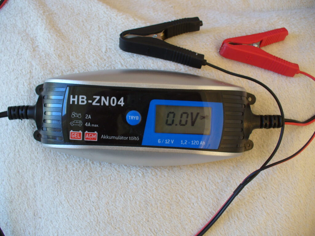 HB-ZN04 akkumulátortöltő