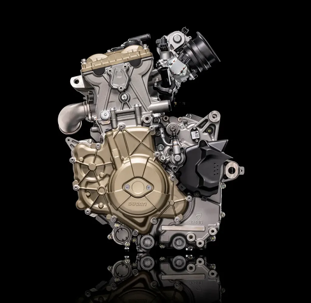 Ducati Superquadro Mono: A kuplungház fedele és a szelepfedél is magnéziumötvözet