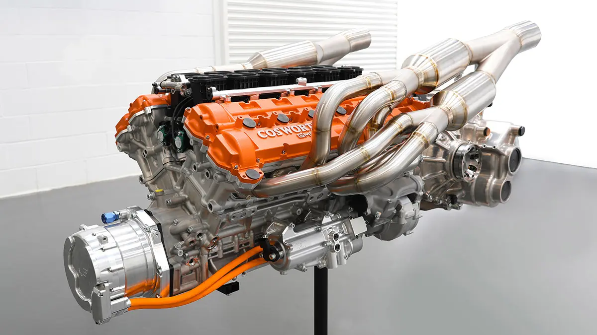 A motor a Cosworth segítségével született, és mindössze 178 kilót nyom
