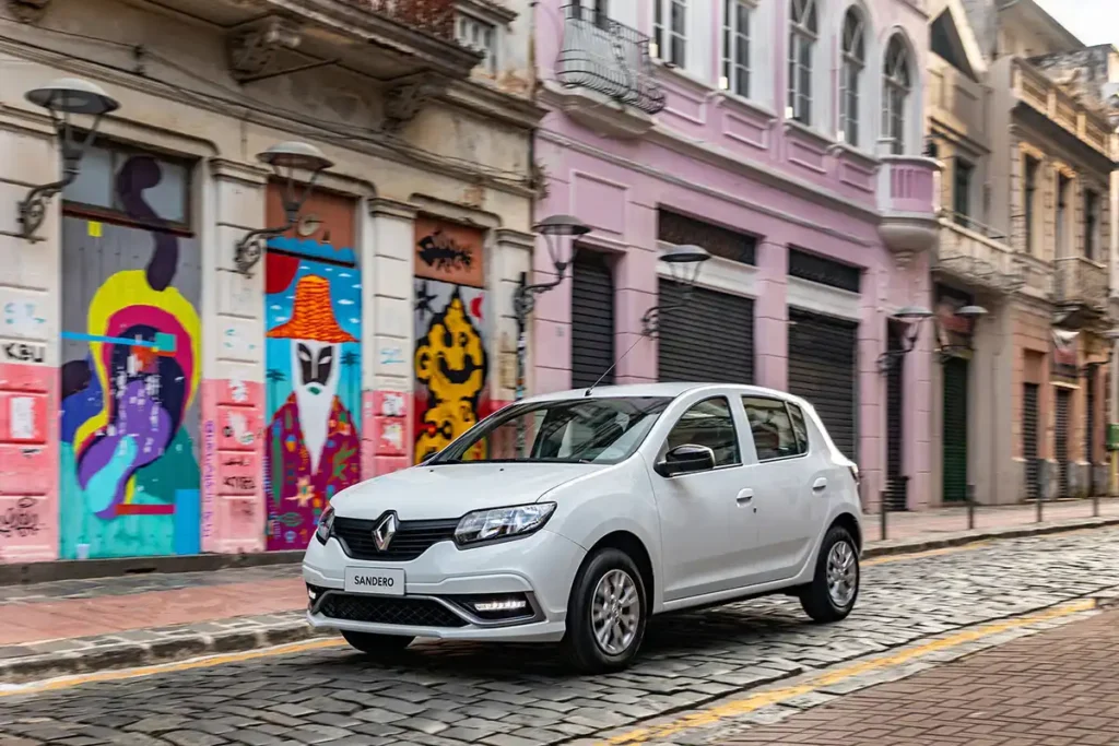 A Renault Brazíliában 2020 óta gyártja a Dacia Sandero előző sorozatának ötajtósát.