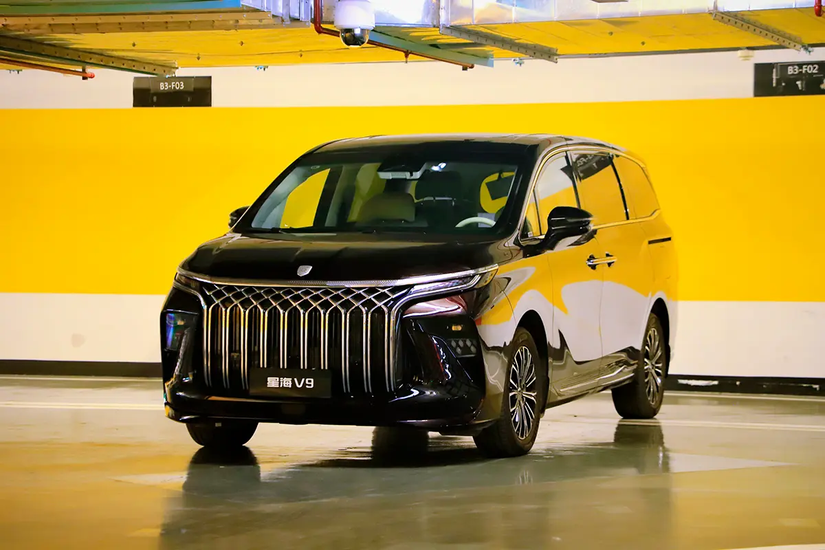 A U-Tour V9 idei újdonság, 1,5 l-es turbós benzinese 170 LE-s