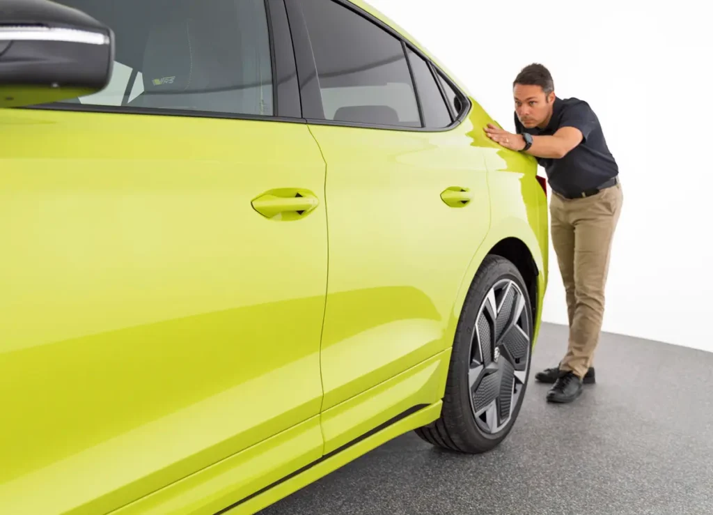 Az ADAC nem egyszerre vizsgálta meg az 580 autót, az érzékelhető minőséget az egyes modelleknél külön értékelték, akkor, amikor azokat tesztelték. Ezeket az eredményeket gyűjtötték most össze