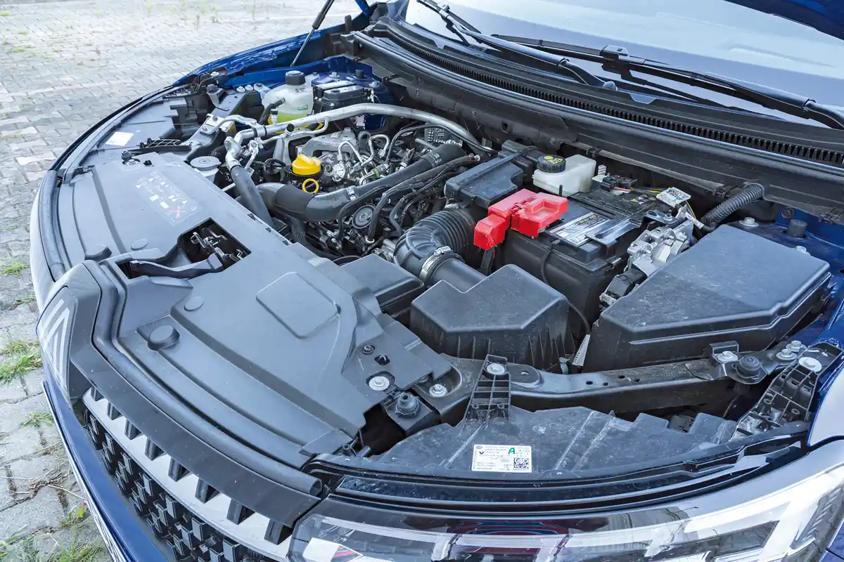 A Renault Austral mindkét MHEV benzinmotorja az 1,33-as turbós négyhengeres, de a 140 LE-s csak kézi, ez a 158 LE-s pedig CVT automatával készül