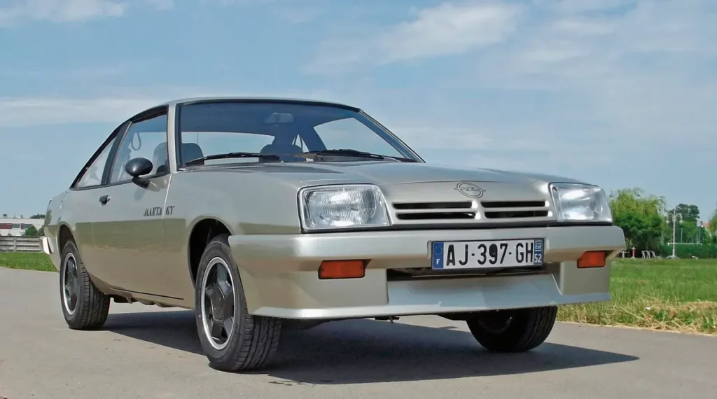 1975 és 1988 között 534 634 Opel Manta B-t gyártottak, az alapmodell a bevezetés évében 8000 márkába került