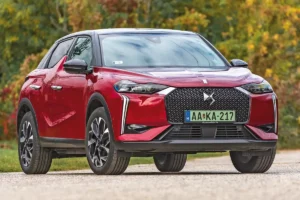 Változatlanok a méretek és a formán sem igazítottak. ADS 3 E-Tense Opéra alapáron adott alufelnijei 18 colosak