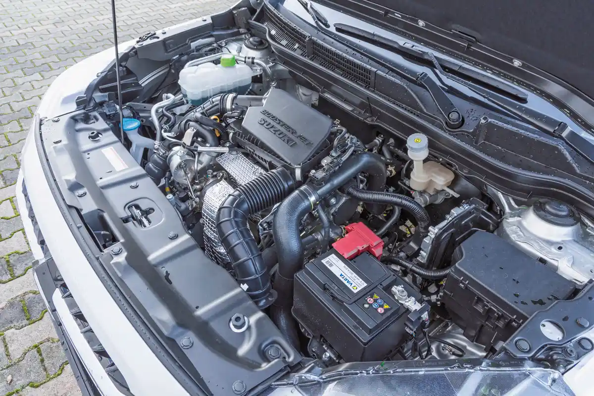 Régi ismerős az 1,4-es turbós benzines, a kezdeti 140 helyett már csak 129 LE-s, de hétköznapi autóba ennyi is elég