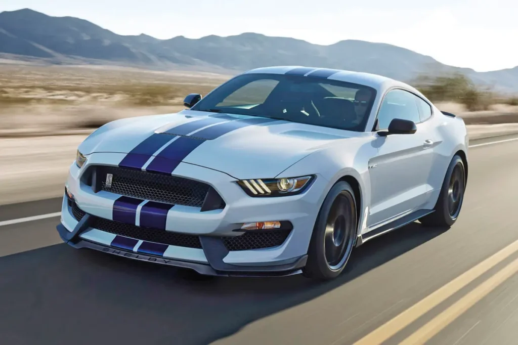 Az új, V8-as, 533 LE-s motor a Mustang Shelby GT350-ben mutatkozik be, még idén