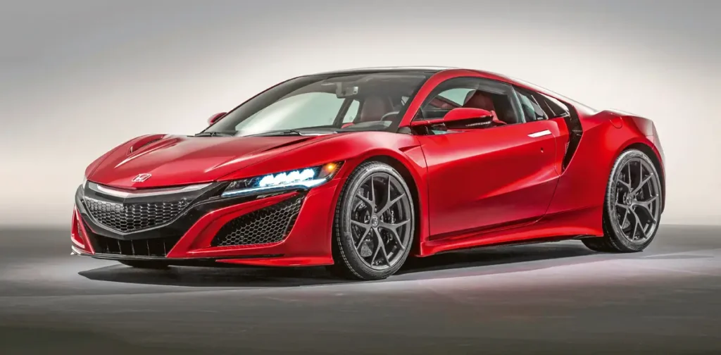Az új Honda NSX 4,47 m hosszú és 1215 mm magas. A kissorozatú gyártás amerikai (Ohio), de a hibridrendszer egyes elemei japánból érkeznek. Honda- és Acura-emblémás (utóbbi csak az USA piacára) kivitel is készül