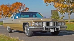 1974-ben csak 4449 Cadillac Calais készült összesen, az alapmodellért 7371 dollárt kértek