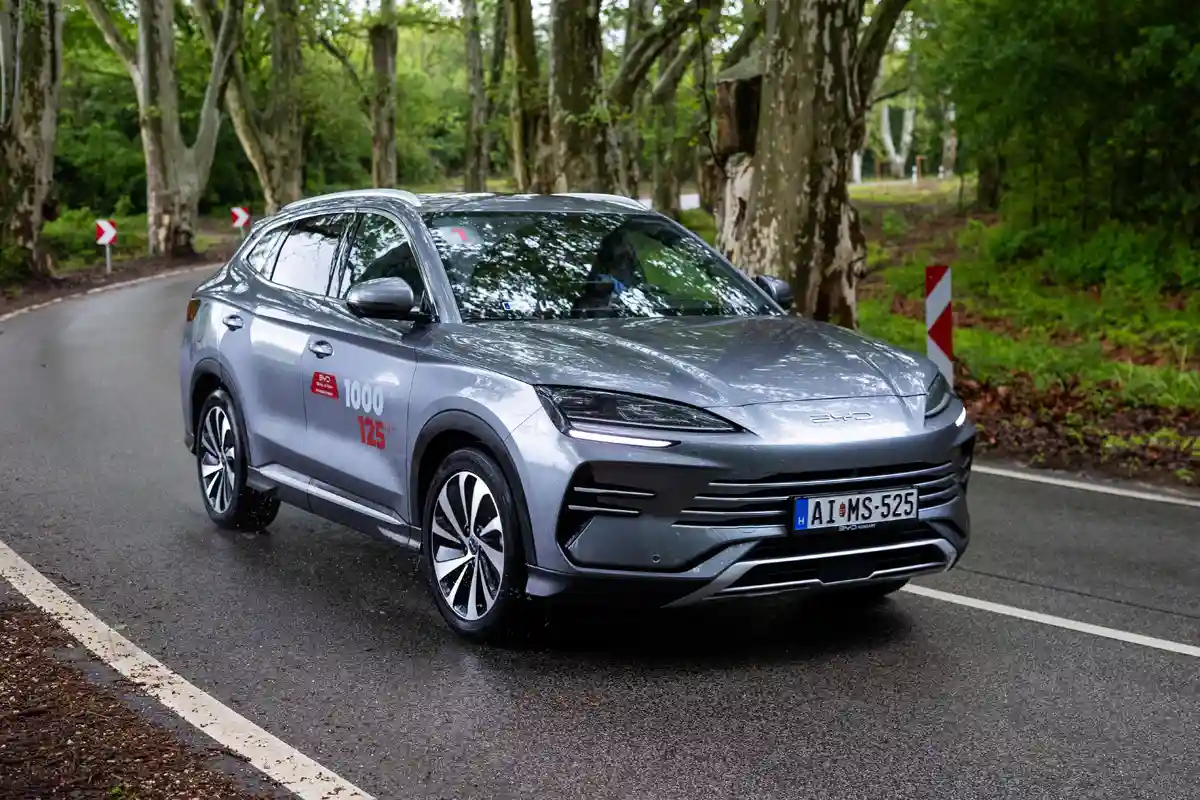 Nyolc páros indult a BYD fogyasztási versenyen, 4,25 l/100 km-es átlagunkkal ötödikként végeztünk