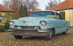 1956-ban 41 732 Hardtop Sedan de Ville készült, átlagos áruk 4500 dollár volt