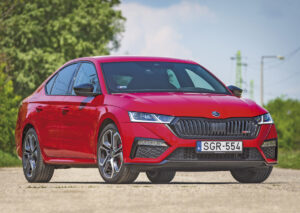A Skoda Octavia RS 6,7 s alatt gyorsul 0–100 km/h-ra, a „német autópályán” pedig 200-nál is rá lehet vele villantani a legtöbb autóra