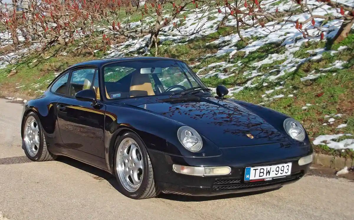 A Porsche 911 Carrera alapkiviteléből készült a legtöbb, 1998-ig összesen 14 541 darab
