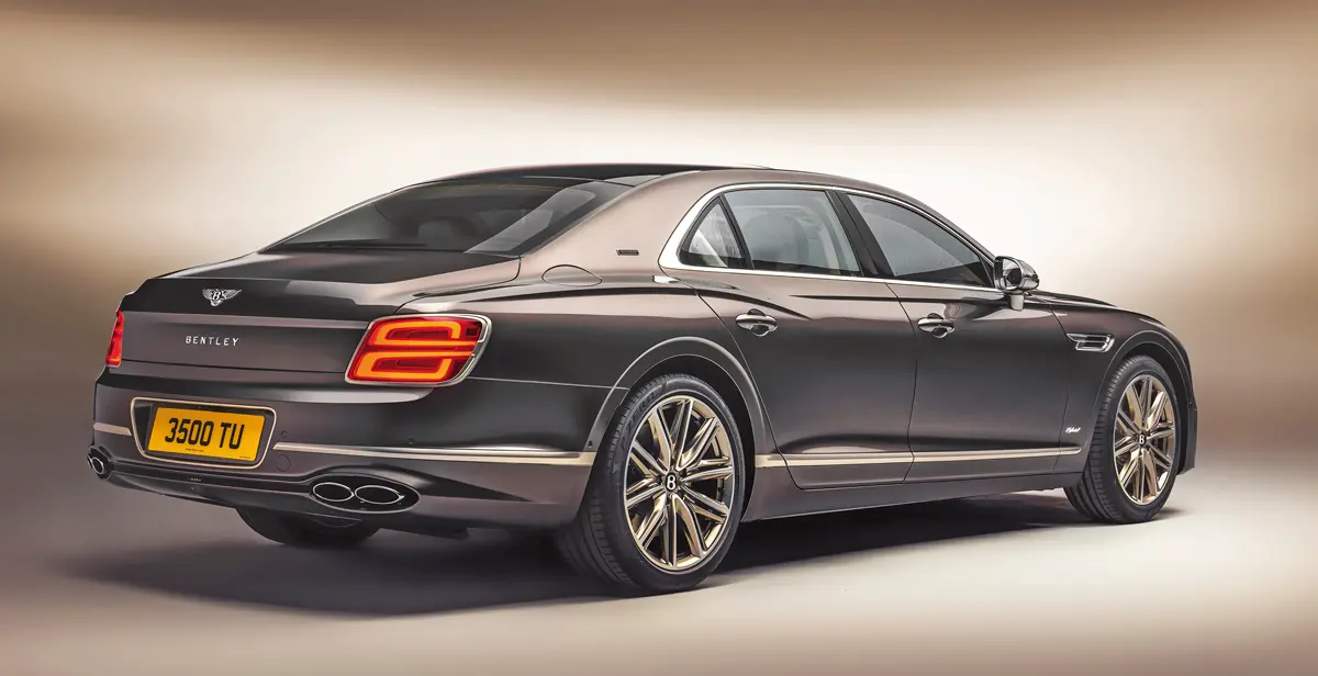 Korábban nem a Flying Spur volt a csúcsmodell, de az új modell átvette a Mulsanne szerepét