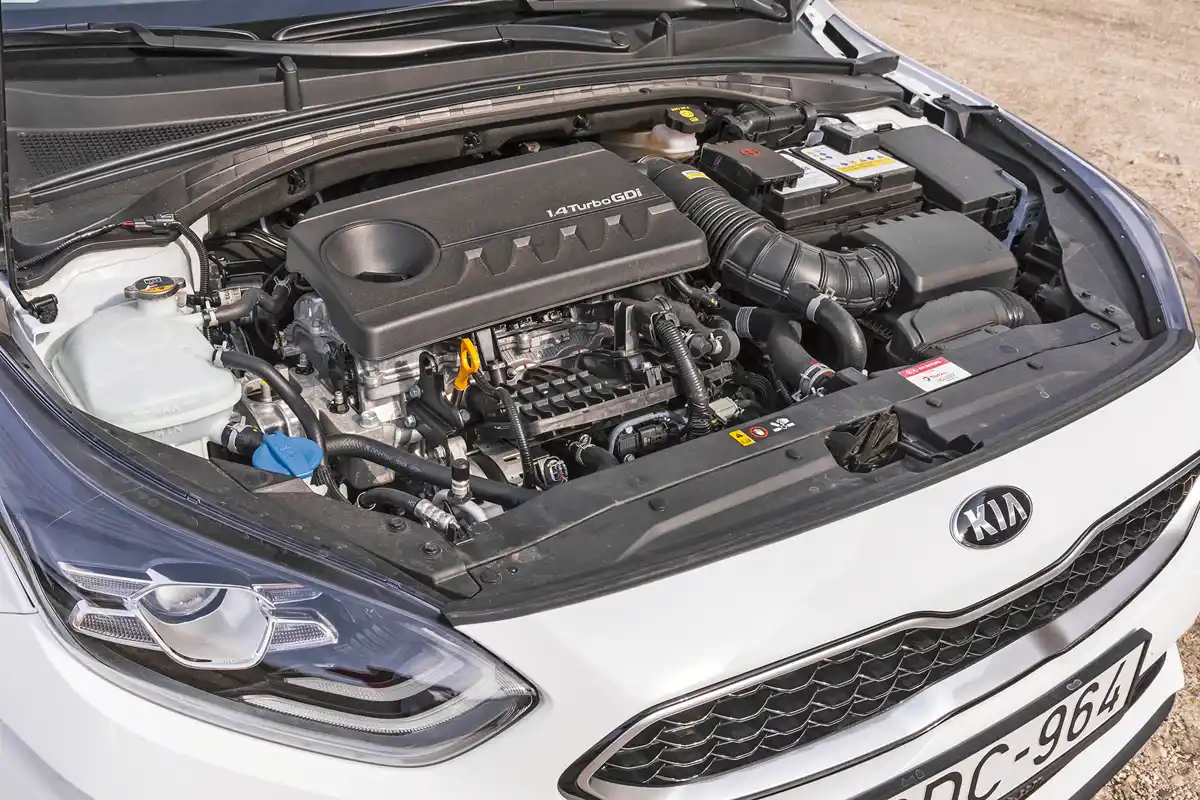 Nem farag sportautót a ProCeedből a 140 LE-s motor, de a tudása minden helyzetben elegendő