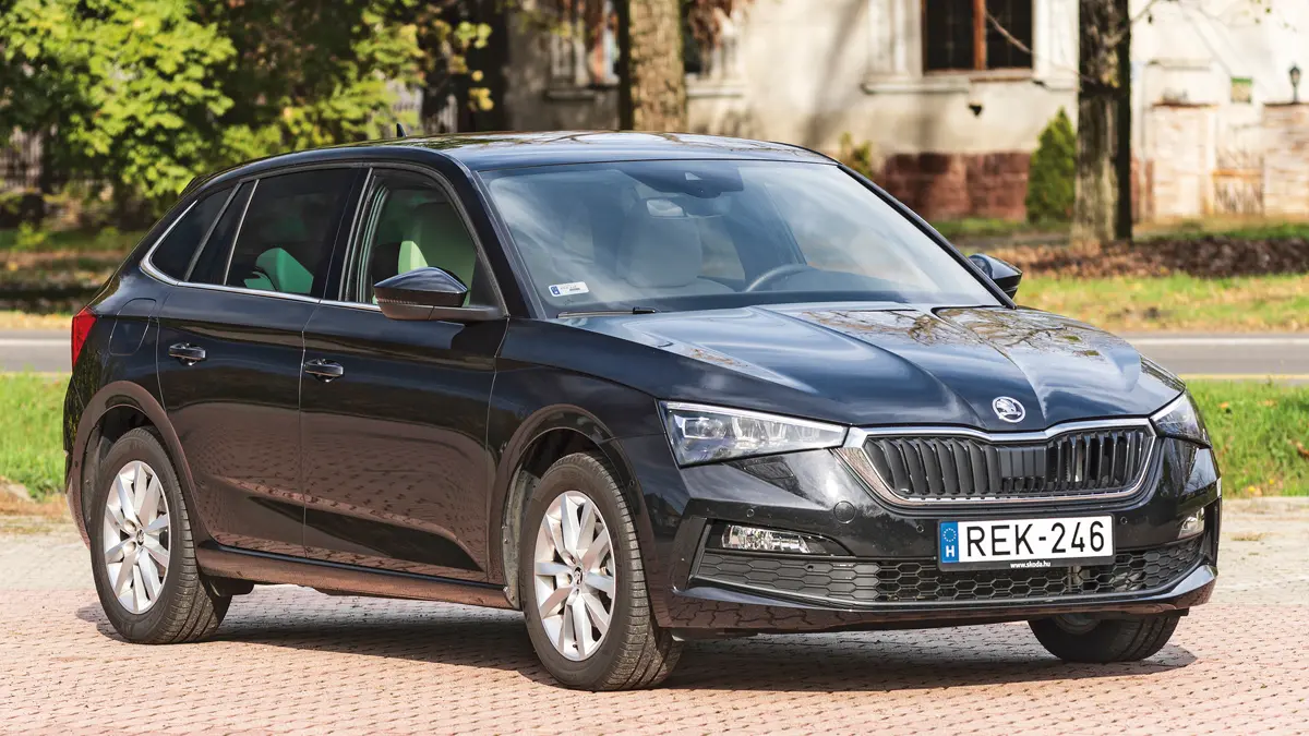 A Skoda Scala tudja, amit egy kompaktnak tudnia kell, de nem lehet benne minden, ami a legújabb Golfban, és ez szándékos