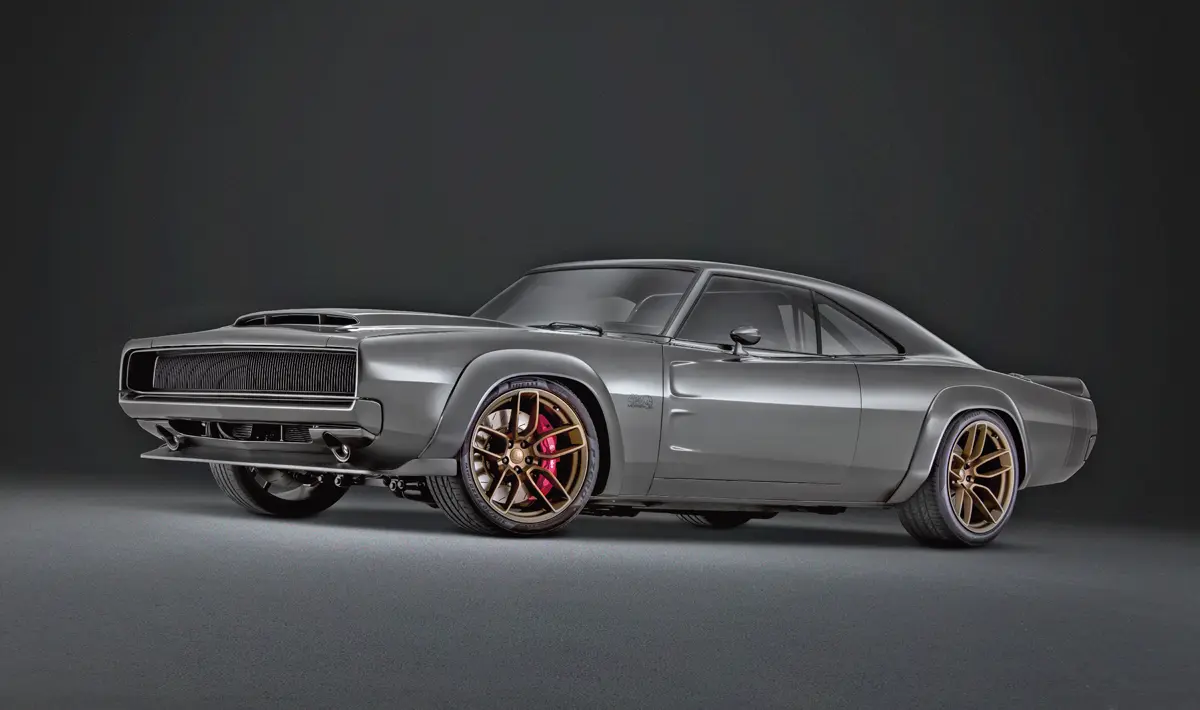 „De Grigio” a kupéhoz kikevert szürke szín neve, jól illenek hozzá a bronzszínű felnik, mögöttük vörösek a féknyergek. A gépháztetőhöz a Dodge Challenger SRT Demonról vettek mintát, a tükrök az 1971-es Plymouth Duster kupéról valók