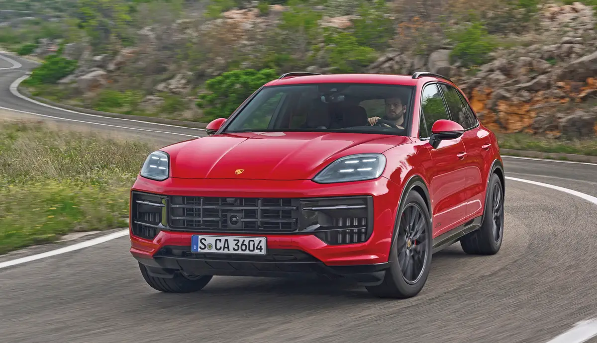 Jön az elektromos Cayenne, de a plug-in hibridek is gyártásban maradnak