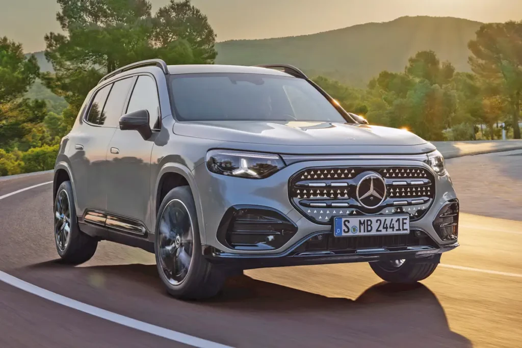 Mercedes-Benz GLB EQ – megfelelő töltő esetén 10 perc alatt 260 km-re elegendő energia vételezhető
