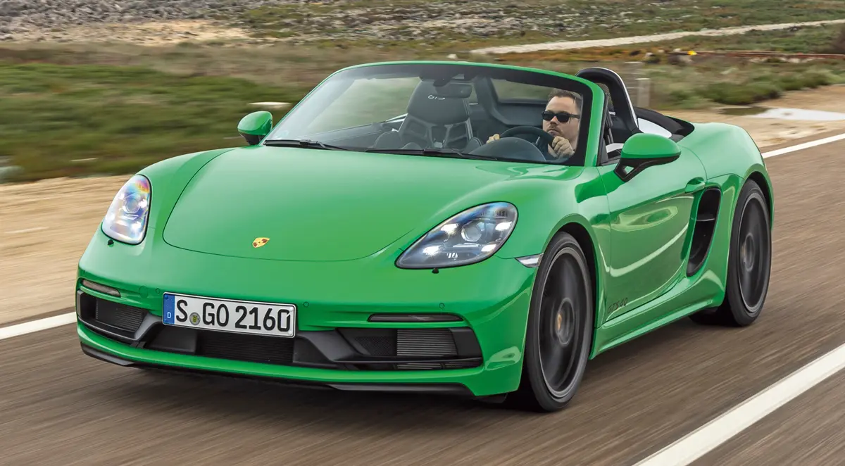 Porsche 718 Boxster: a benzinmotoros változatok megtartása mellett hasonló méretű akkus-elektromost is ígér a márka