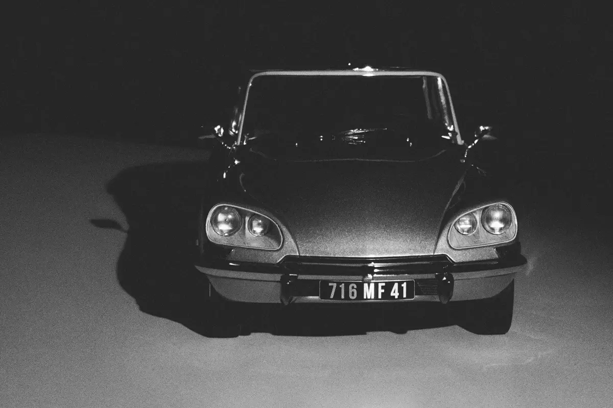 Citroen DS fotózása műteremben.