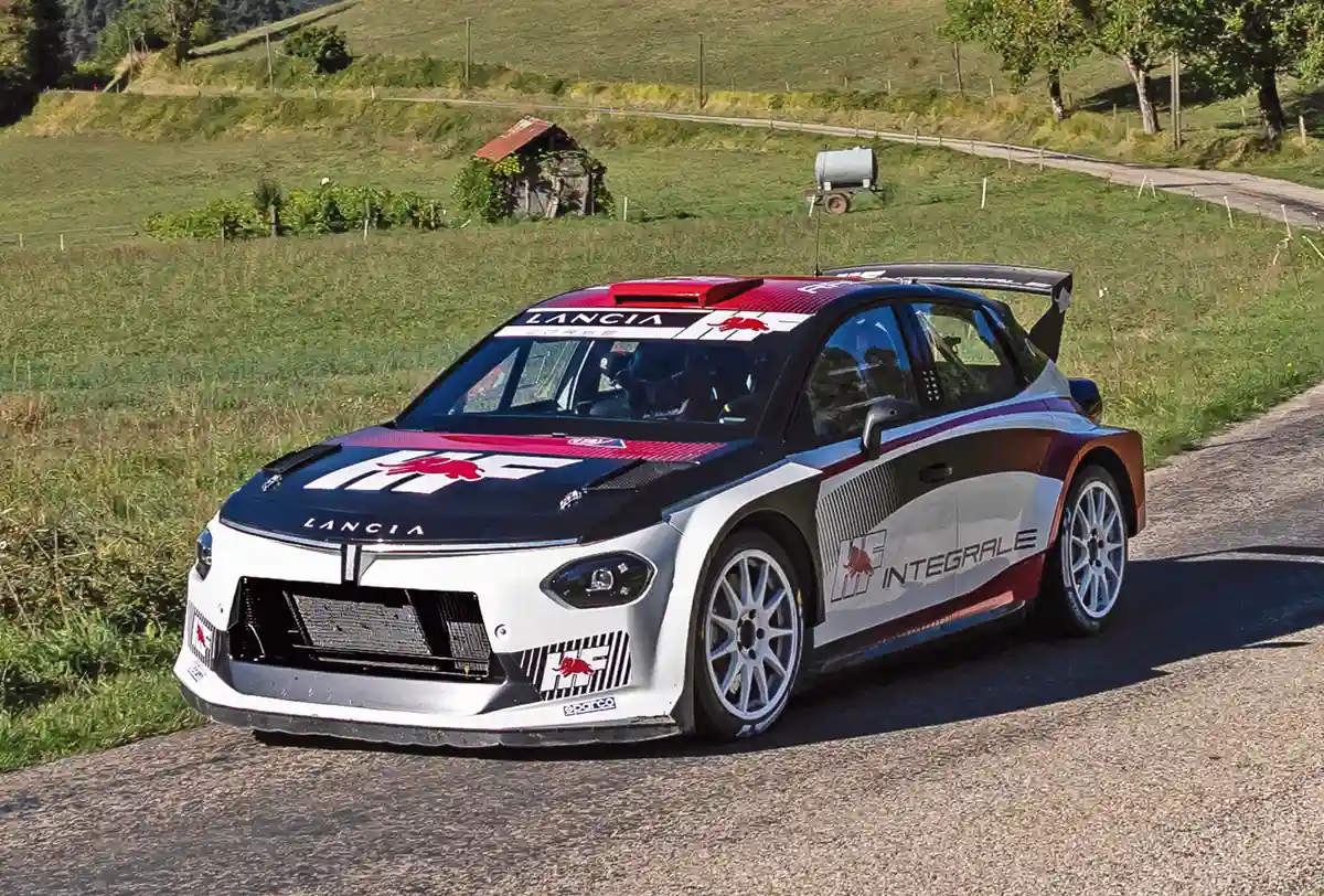 A márka az 1,6-os turbós benzinessel hajtott összkerekes Ypsilon Rally2 HF Integrale-val tért vissza a ralipályákra. A Lancia név jól cseng, már csak komolyabb eredmények kellenek