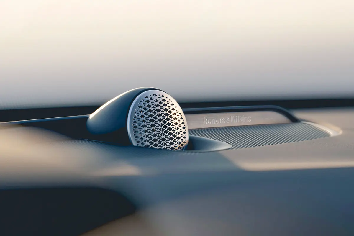 1,3 millió forintos opció a Bowers & Wilkins hifi, de bő 38 milliós alapárnál ez szúnyogcsípés és nem is kidobott pénz