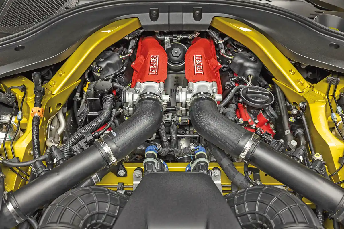 Alapjaiban maradt a korábbi 3,9 l-es, F154 jelű, dupla turbós, 7600-ig forgatható V8-as, de többet tud: 640 LE (7500/min) és 760 Nm (3000–5750/min) a két sarokszám, a váltó nyolcfokozatú, olajban futó, duplakuplungos robot