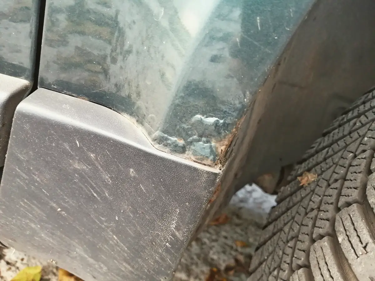 A jobb első sárvédő egy évvel ezelőtti a képe
